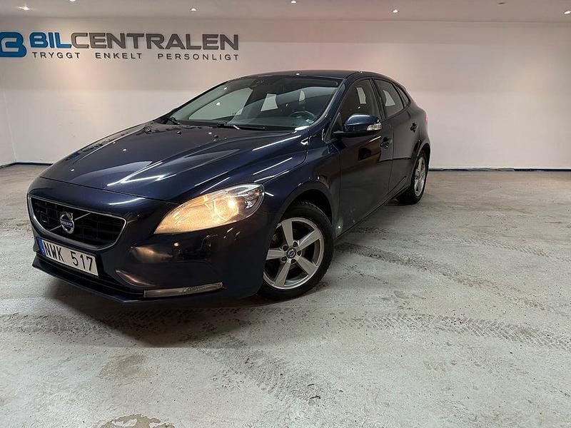 Begagnad Volvo V40 Kinetic 116 HK (85 kW) 2013 Blå Halvkombi