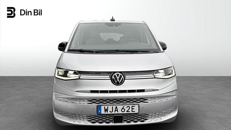 Begagnad VW Multivan Style 150 HK (110 kW) 2024 Silver Van
