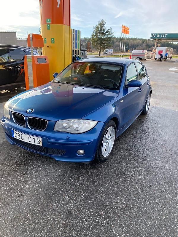 Begagnad 2007 BMW 118 Halvkombi | 35 000 kr (Marknadspris) - Bild 1/4