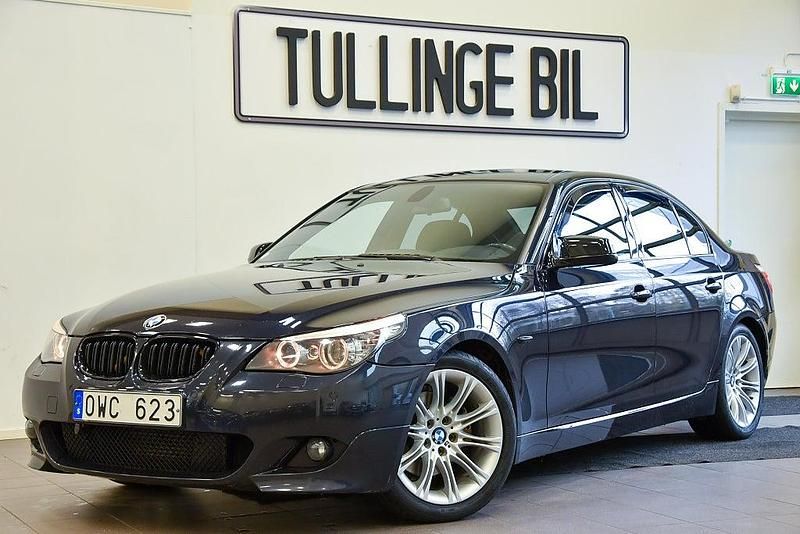 Svart Begagnad 2009 BMW 520 M Sport Sedan | 149 900 kr (Dyr) - Bild 1/4