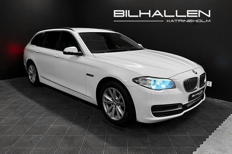 Vit Begagnad 2014 BMW 520 Kombi | 89 700 kr (Superpris) - Bild 1/4