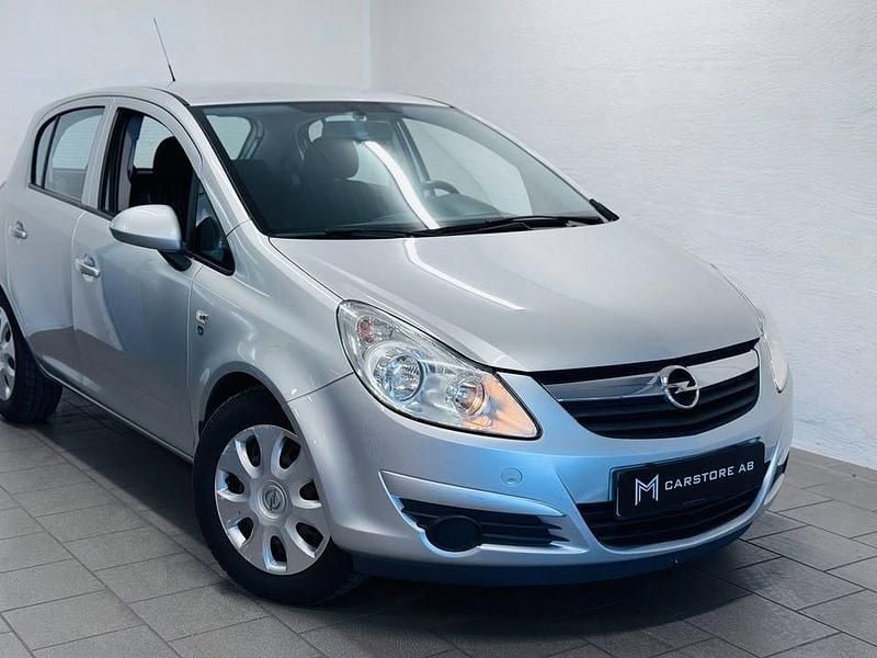 Begagnad Opel Corsa 80 HK (58 kW) 2010 Grå Halvkombi