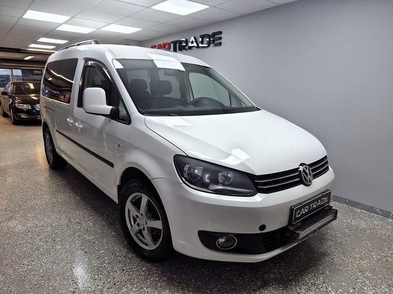 Begagnad VW Caddy Maxi Life Life 102 HK (75 kW) 2011 Vit Minibuss