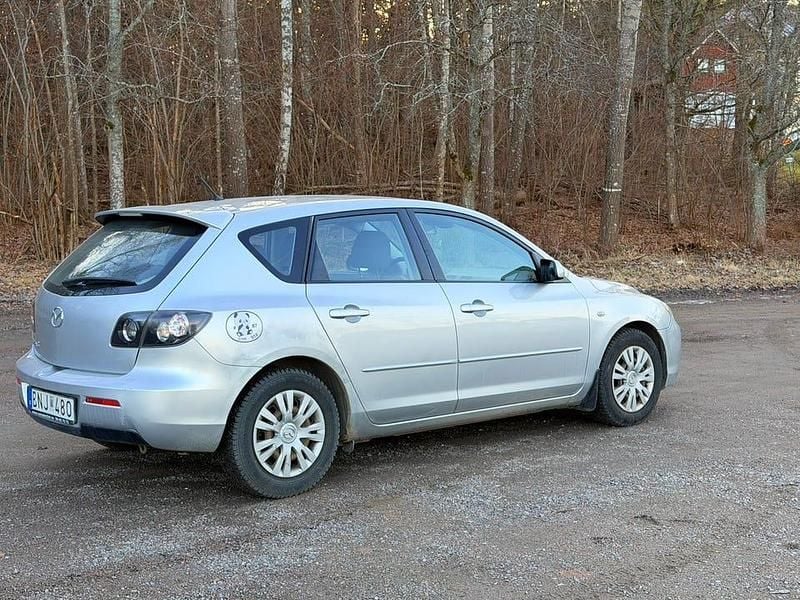 Begagnad Mazda 3 Inclusive 105 HK (77 kW) 2009