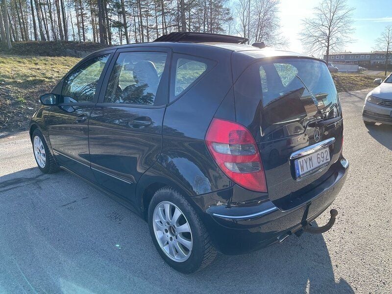 Begagnad Mercedes A200 Avantgarde 136 HK (100 kW) 2005 Svart Halvkombi
