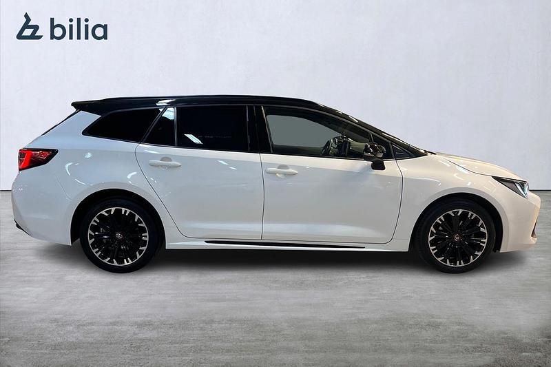 Begagnad Toyota Corolla Sport 124 HK (91 kW) 2022 Vit Kombi