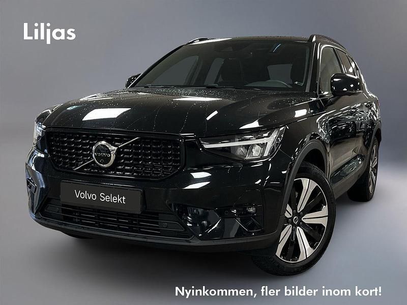 Svart Begagnad 2022 Volvo XC40 Ultimate SUV | 419 000 kr (Lite dyr) - Bild 1/3