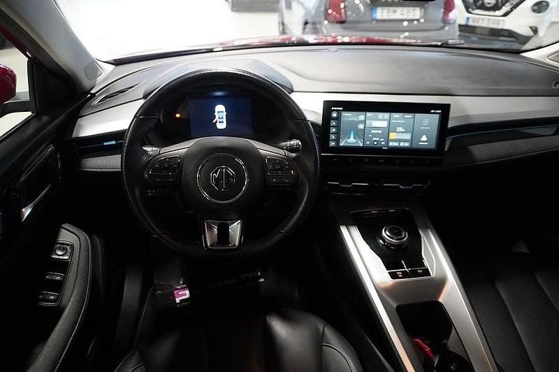 Begagnad MG MG5 EV 114 kW (156 HK) 2022 Diamond red Kombi