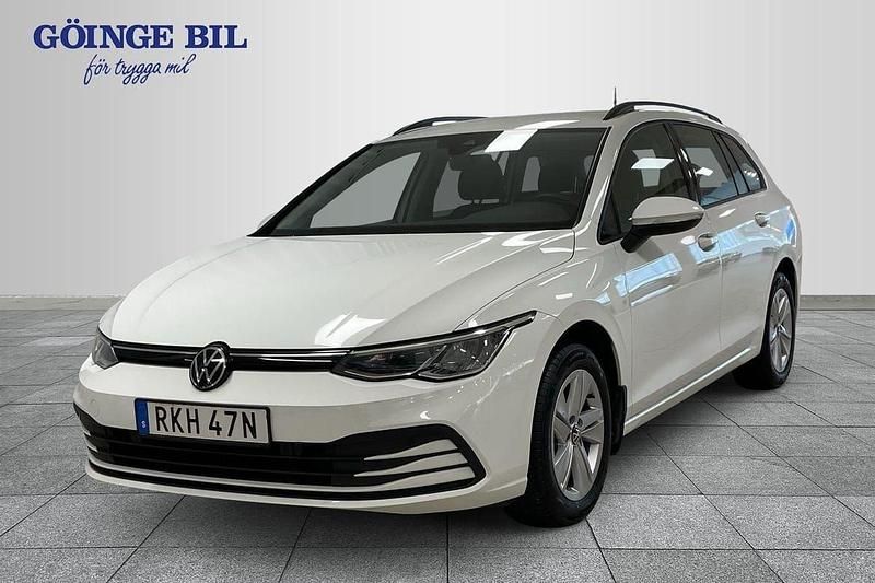 Vit Begagnad 2022 VW Golf VIII Kombi | 259 000 kr (Marknadspris) - Bild 1/3