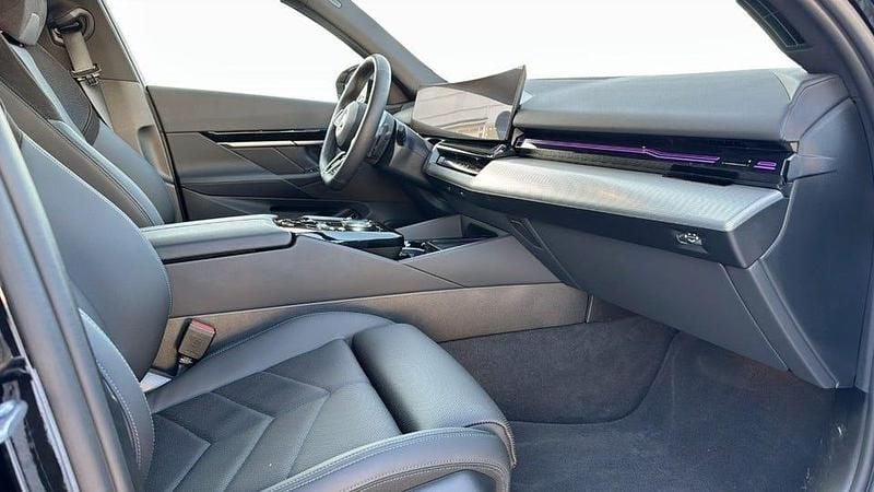 Begagnad BMW 530 M Sport 299 HK (219 kW) 2025 Svart Kombi