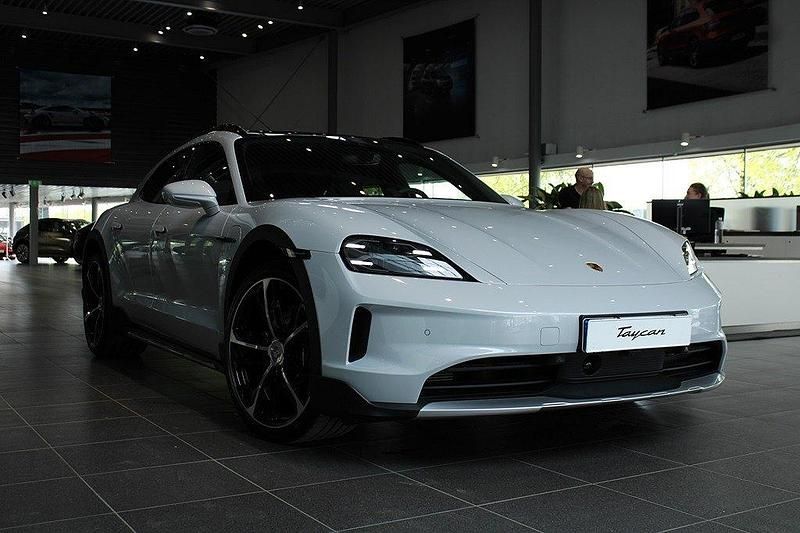 Grå Ny 2024 Porsche Taycan Cross Turismo Sedan | 1 245 000 kr (Lite dyr) - Bild 1/4