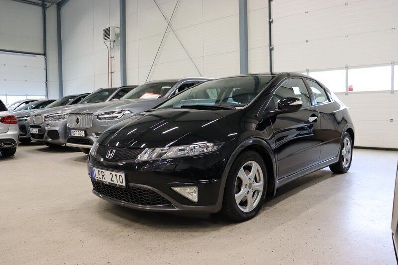 Svart Begagnad 2011 Honda Civic Halvkombi | 128 800 kr - Bild 1/4