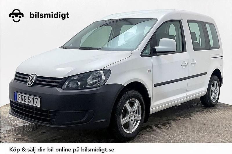 Vit Begagnad 2015 VW Caddy Trendline Minibuss | 94 900 kr (Superpris) - Bild 1/3
