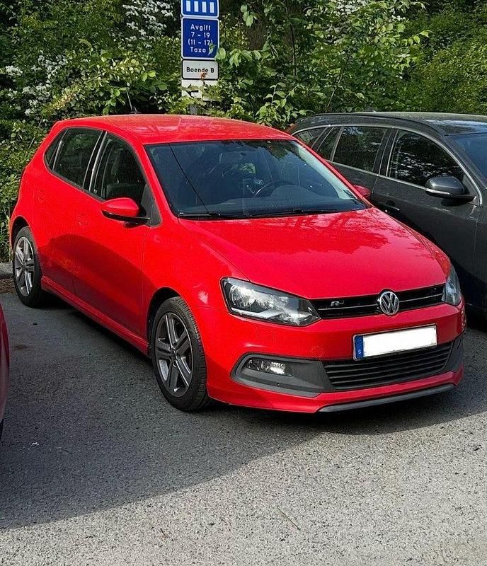 Begagnad 2013 VW Polo R-line Halvkombi | 74 995 kr (Marknadspris) - Bild 1/4