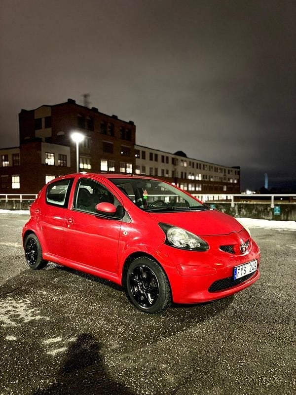 Begagnad Toyota Aygo 68 HK (50 kW) 2007 Halvkombi