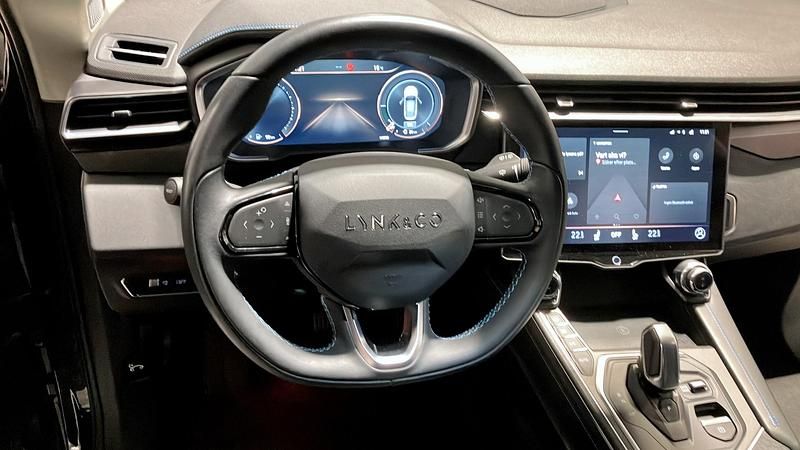 Begagnad Lynk & Co 01 261 HK (191 kW) 2022 Svart SUV