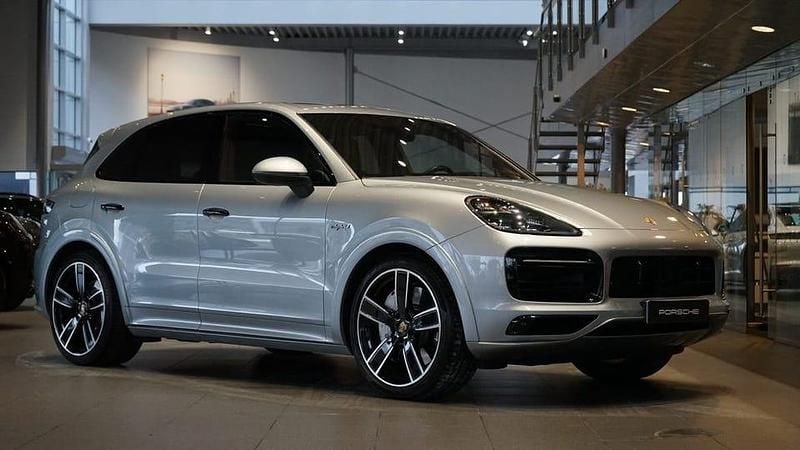 Silver Begagnad 2021 Porsche Cayenne SUV | 749 000 kr - Bild 1/4