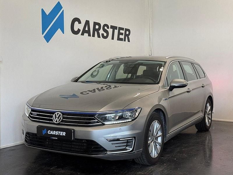 Silver Begagnad 2016 VW Passat GTE Kombi | 174 900 kr (Marknadspris) - Bild 1/4
