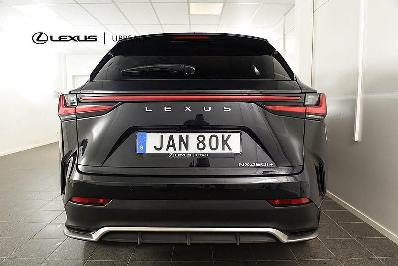 Begagnad Lexus NX450h+ Sport Line 309 HK (227 kW) 2023 Svart SUV