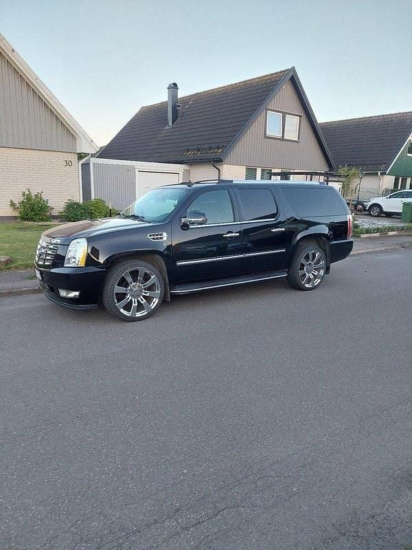 Svart Begagnad 2007 Cadillac Escalade SUV | 155 000 kr - Bild 1/4