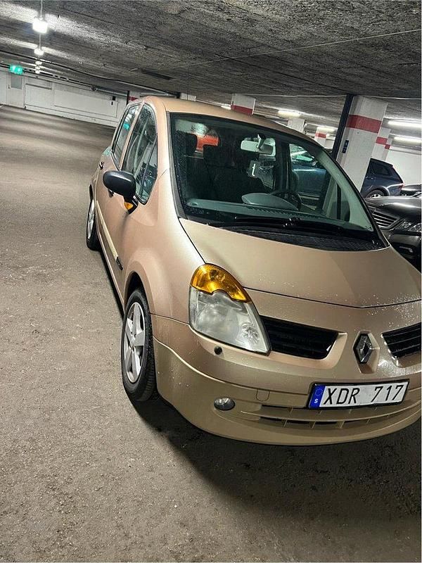 Brun Begagnad 2006 Renault Modus Minibuss | 14 000 kr - Bild 1/4