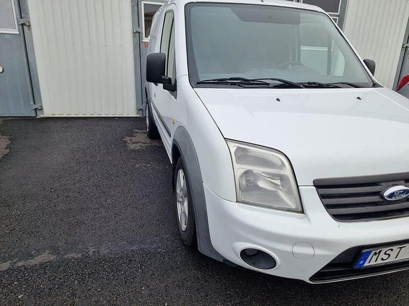 Vit Begagnad 2012 Ford Transit Connect Minibuss | 29 900 kr (Marknadspris) - Bild 1/4