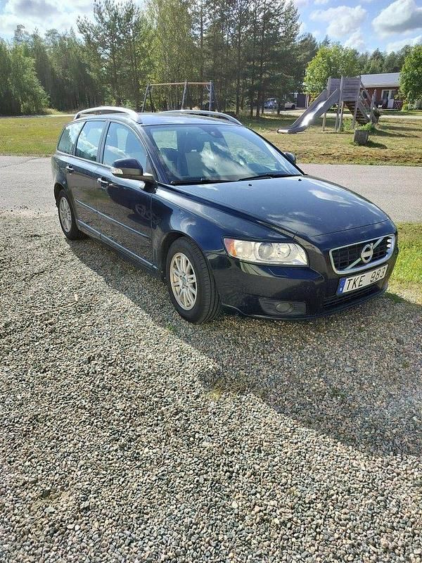 Svart Begagnad 2011 Volvo V50 Summum Kombi | 20 000 kr (Bra pris) - Bild 1/4