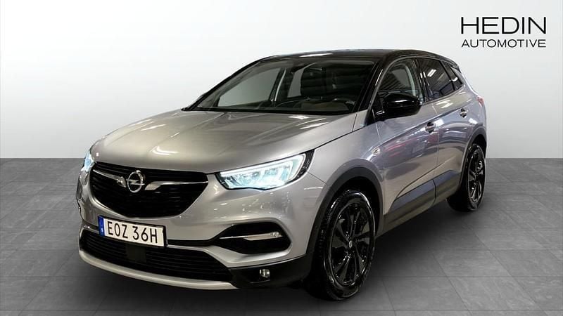 Jet black Begagnad 2021 Opel Grandland X Design Edition SUV | 199 900 kr (Marknadspris) - Bild 1/4