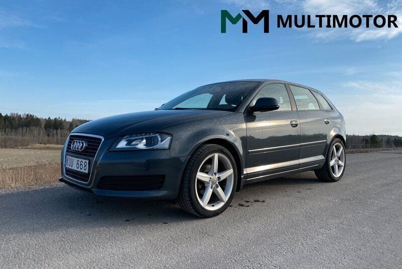Grå Begagnad 2011 Audi A3 Sportback Attraction Halvkombi | 74 900 kr (Lite dyr) - Bild 1/4