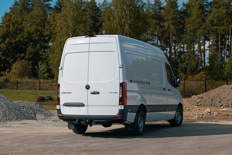 Vit (arktisk vit) Ny 2024 Mercedes Sprinter Van | 624 875 kr (Marknadspris) - Bild 1/3