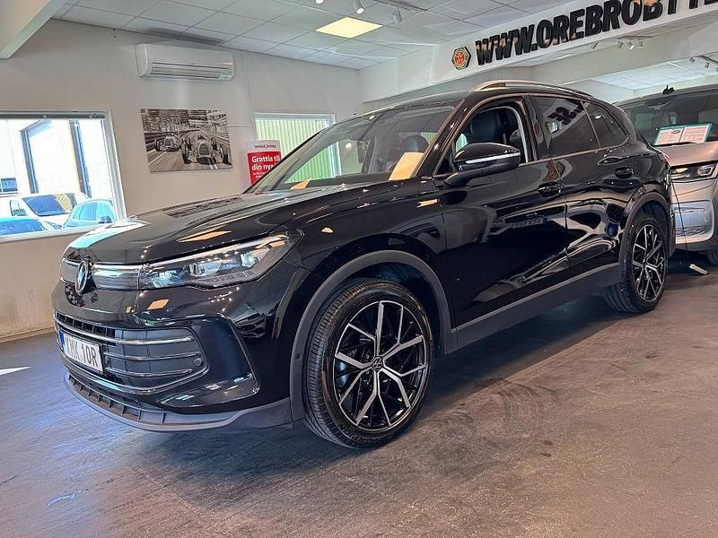 Begagnad VW Tiguan Life 150 HK (110 kW) 2024 Svart SUV