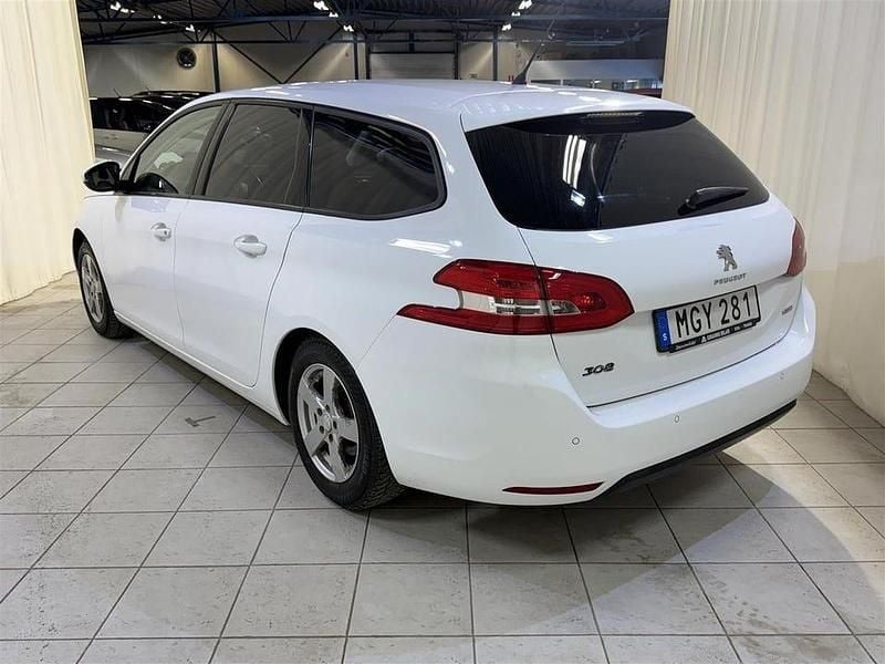Begagnad Peugeot 308 SW Active 110 HK (80 kW) 2015 Vit Kombi