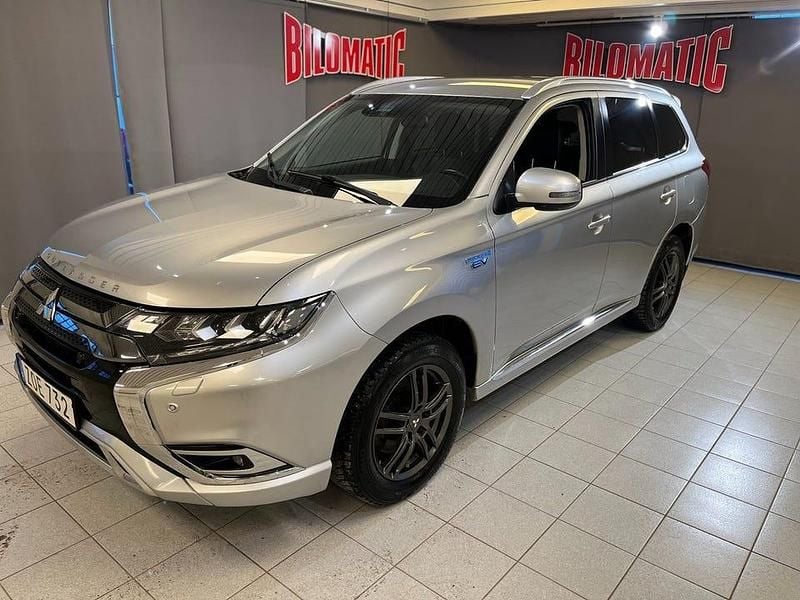 Silvergråmetallic Begagnad 2019 Mitsubishi Outlander Comfort Edition SUV | 199 000 kr (Marknadspris) - Bild 1/4
