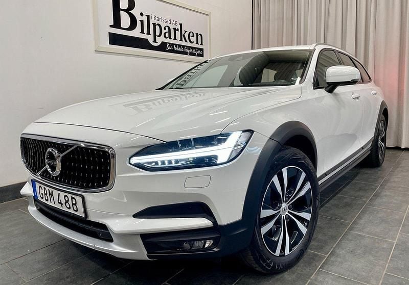 Vit Begagnad 2020 Volvo V90 CC Momentum Kombi | 259 900 kr (Marknadspris) - Bild 1/3