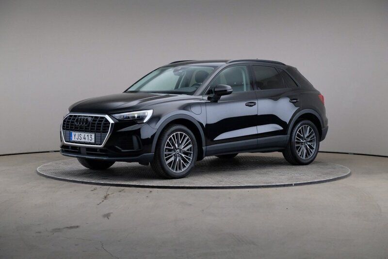 Svart (mytsvart (metallic)) Begagnad 2021 Audi Q3 Proline SUV | 325 000 kr (Marknadspris) - Bild 1/4