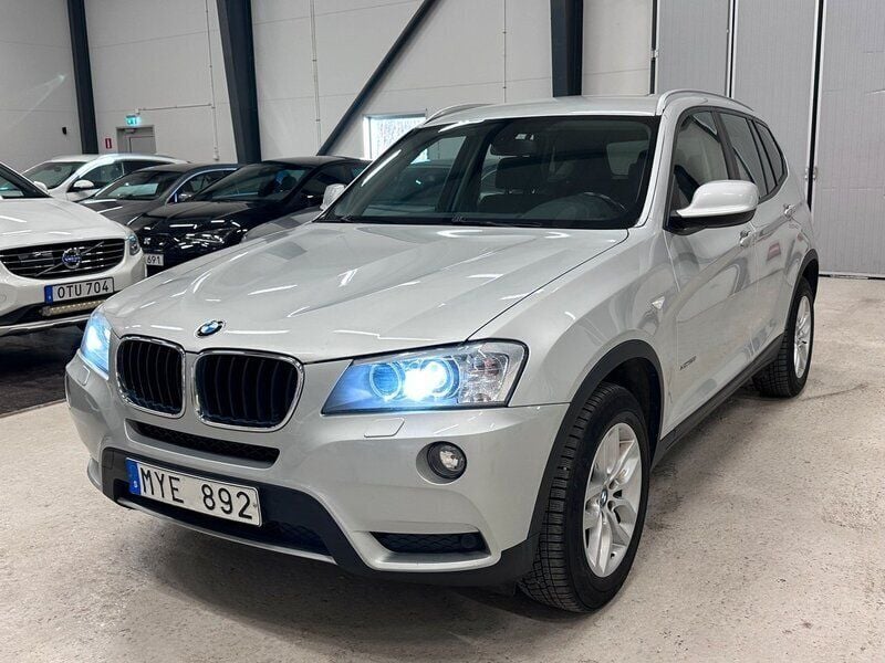 Ljusgrå Begagnad 2012 BMW X3 SUV | 164 700 kr (Marknadspris) - Bild 1/4