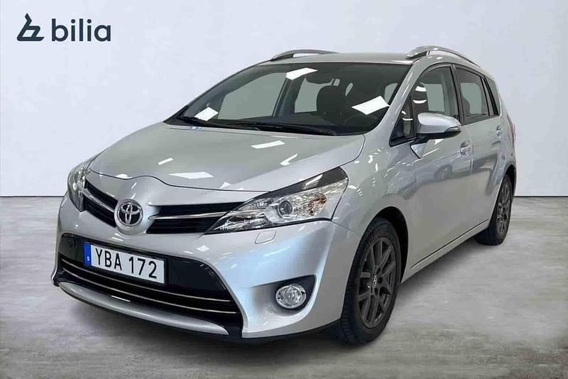 Silver Begagnad 2016 Toyota Verso Minibuss | 179 900 kr - Bild 1/1