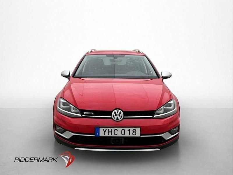 Begagnad VW Golf Alltrack 184 HK (135 kW) 2016 Röd Kombi