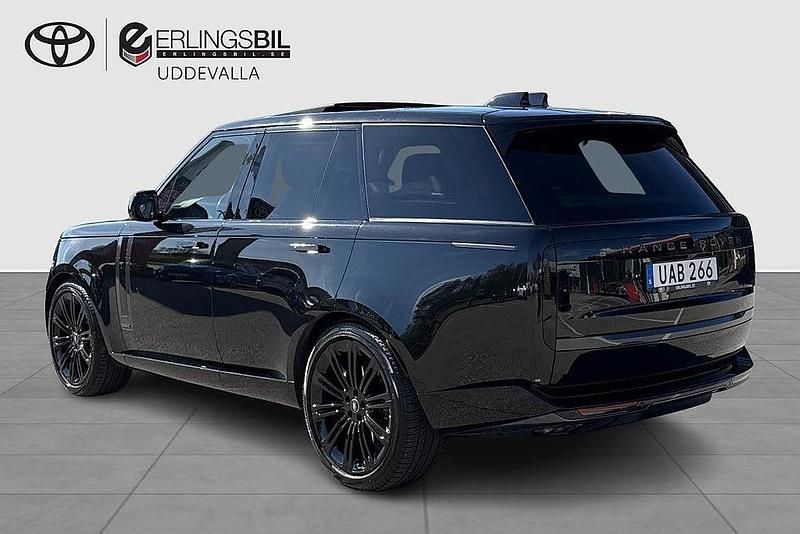 Begagnad Land Rover Range Rover Autobiography 531 HK (390 kW) 2023 Svart SUV