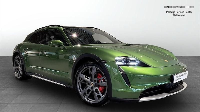 Grön Begagnad 2021 Porsche Taycan Cross Turismo Kombi | 785 000 kr - Bild 1/4