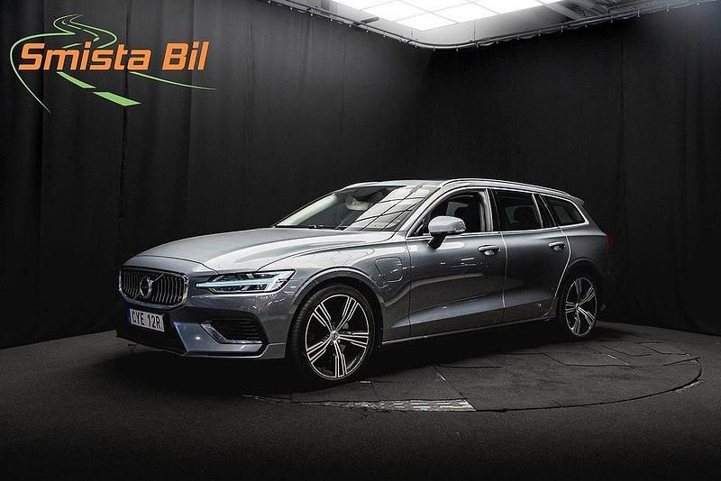 Grå Begagnad 2020 Volvo V60 Inscription Kombi | 338 900 kr (Lite dyr) - Bild 1/3