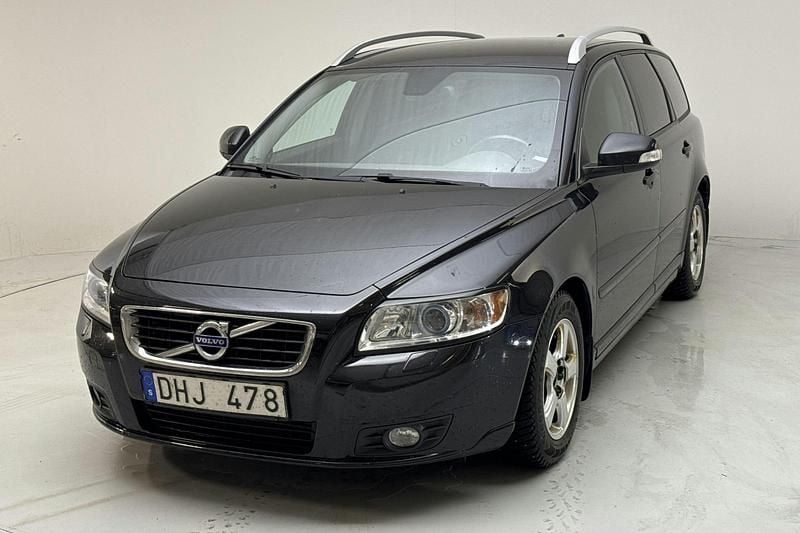 Svart Begagnad 2012 Volvo V50 Momentum Kombi | 37 000 kr (Bra pris) - Bild 1/4