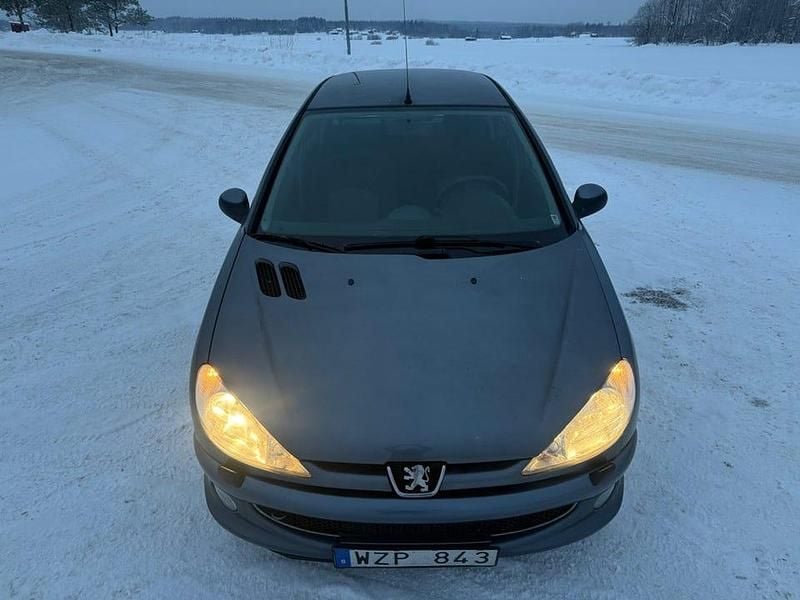 Grå Begagnad 2006 Peugeot 206 | 24 500 kr (Marknadspris) - Bild 1/4