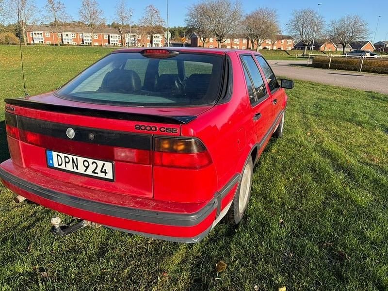 Begagnad Saab 9000 132 HK (97 kW) 1997 Röd Halvkombi