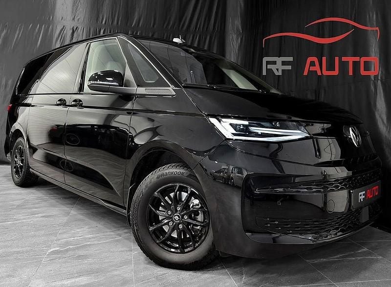 Svart Begagnad 2025 VW Multivan Van | 609 900 kr - Bild 1/4