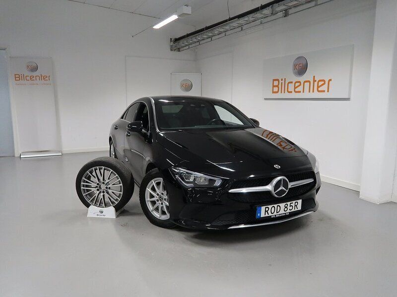 Svart Begagnad 2020 Mercedes CLA200 Sportkupé | 324 900 kr (Marknadspris) - Bild 1/3