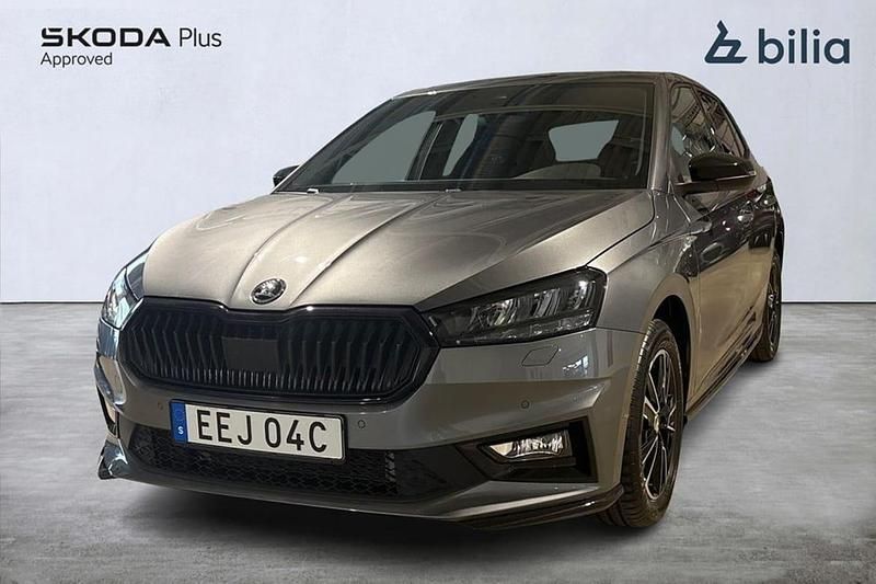 Grå Begagnad 2024 Skoda Fabia Monte Carlo Halvkombi | 229 000 kr (Marknadspris) - Bild 1/4