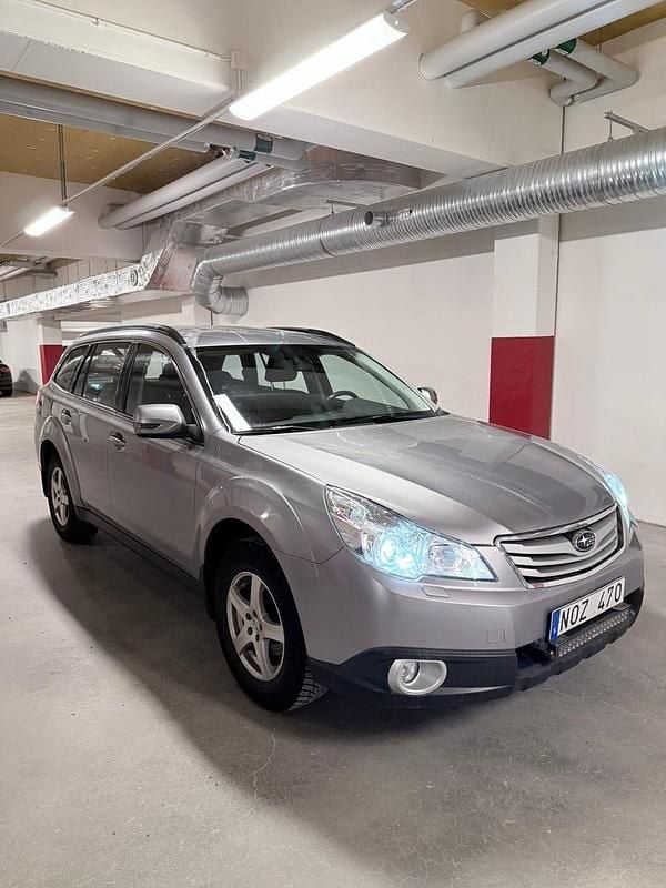 Begagnad 2011 Subaru Outback Sedan | 109 000 kr (Dyr) - Bild 1/4