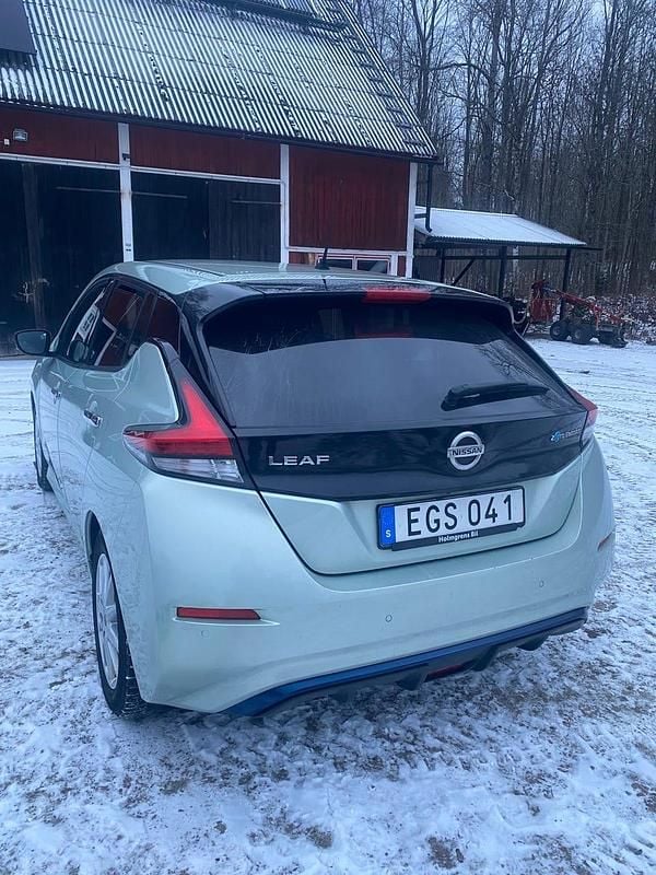 Begagnad 2018 Nissan Leaf Halvkombi | 110 000 kr (Marknadspris) - Bild 1/4