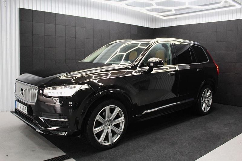 Svart Begagnad 2016 Volvo XC90 Inscription SUV | 309 000 kr (Bra pris) - Bild 1/4